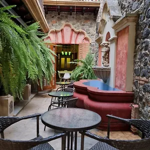 https://hostel-central-boutique.guatemalaantiguahotels.com